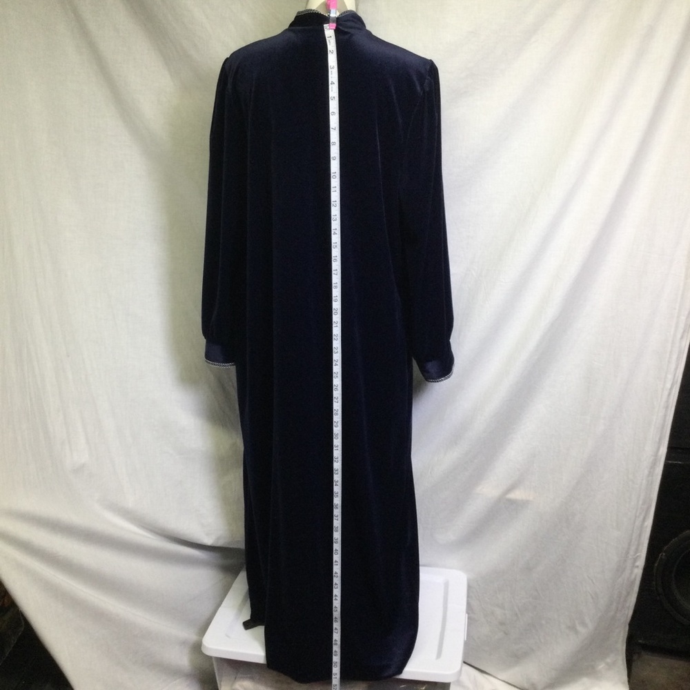 Amanda Stewart Intimates Navy Blue Embroidered Velour 1/2 Zip Long Robe SzL - Picture 9 of 16